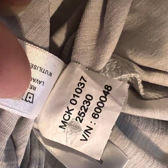 Cutter & Buck University of Alabama Button Down Shirt. Gray. Size XL - Picture 6 of 8